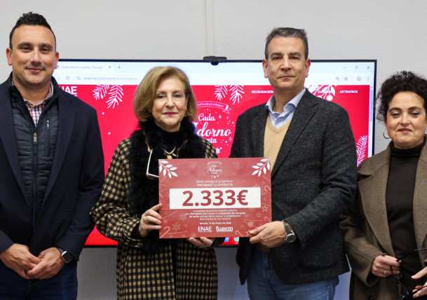 Árbol Solidario - Entrega Cheque