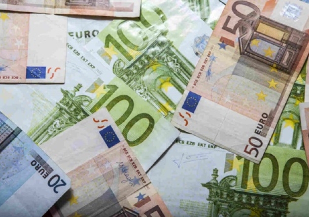 Préstamos para estudiantes en condiciones preferentes gracias a Banco BMN, Banco Sabadell, Banco Santander y Caixabank 